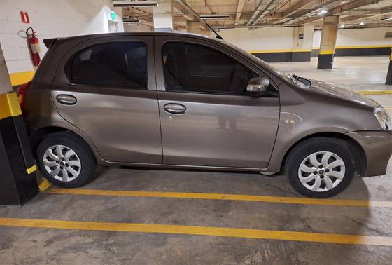 TOYOTA ETIOS 1.3 X 16V FLEX 4P MANUAL TOYOTA ETIOS 1.3 X 16V FLEX 4P MANUAL
